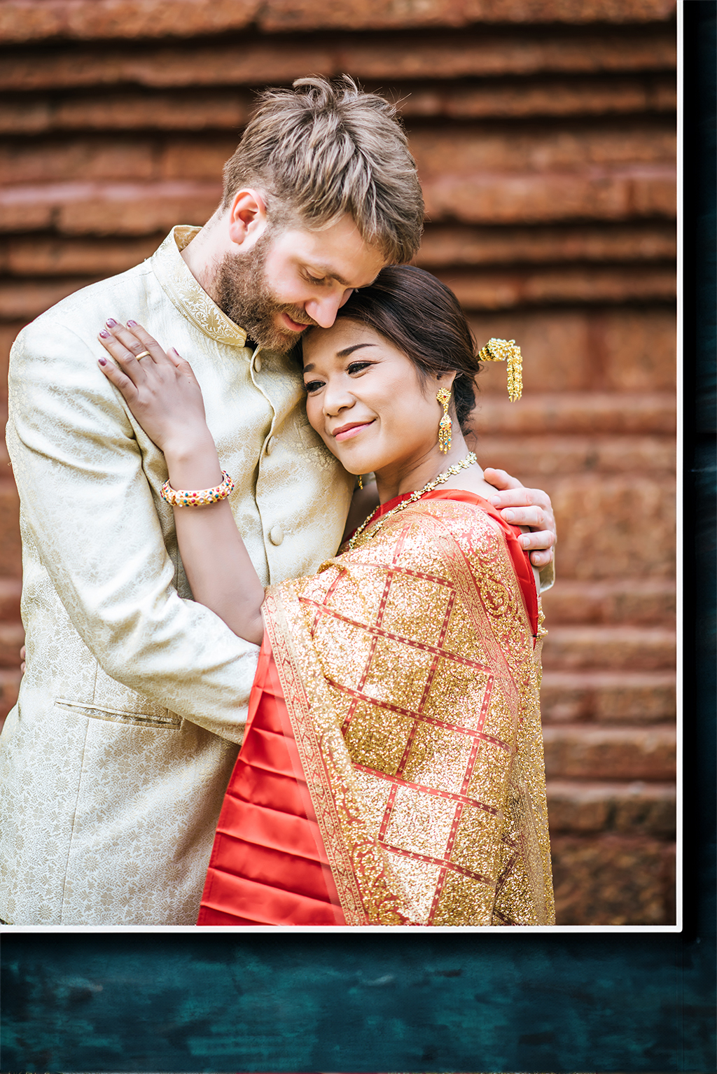 Asian bride and Caucasian groom have romantic time with Thailand dress